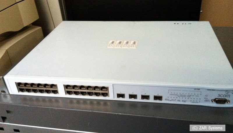 3Com SuperStack 3 Switch 3824 Giga 24x RJ45 10/100/1000 + 4x MiniGBIC, 3C17400