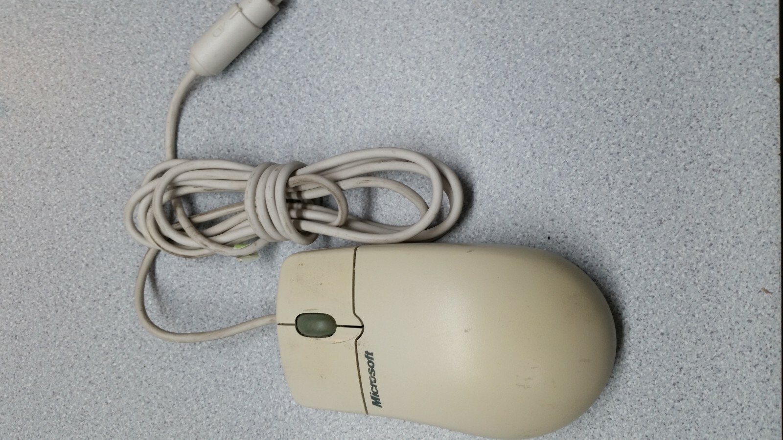Microsoft IntelliMouse 1.1A PS/2 Part No 96898 w/ Ball Wired Scroll Wheel Mouse