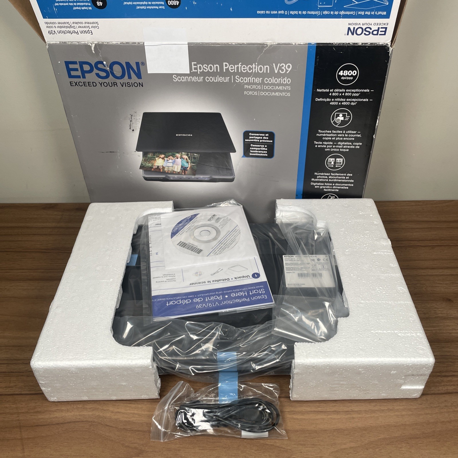 Epson Perfection V39 Flatbed Scanner - New Open Box USB / Manual
