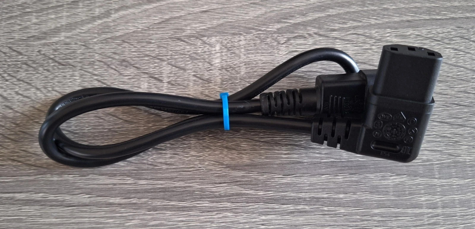 Corsair 2000D Angled Power Cable Black