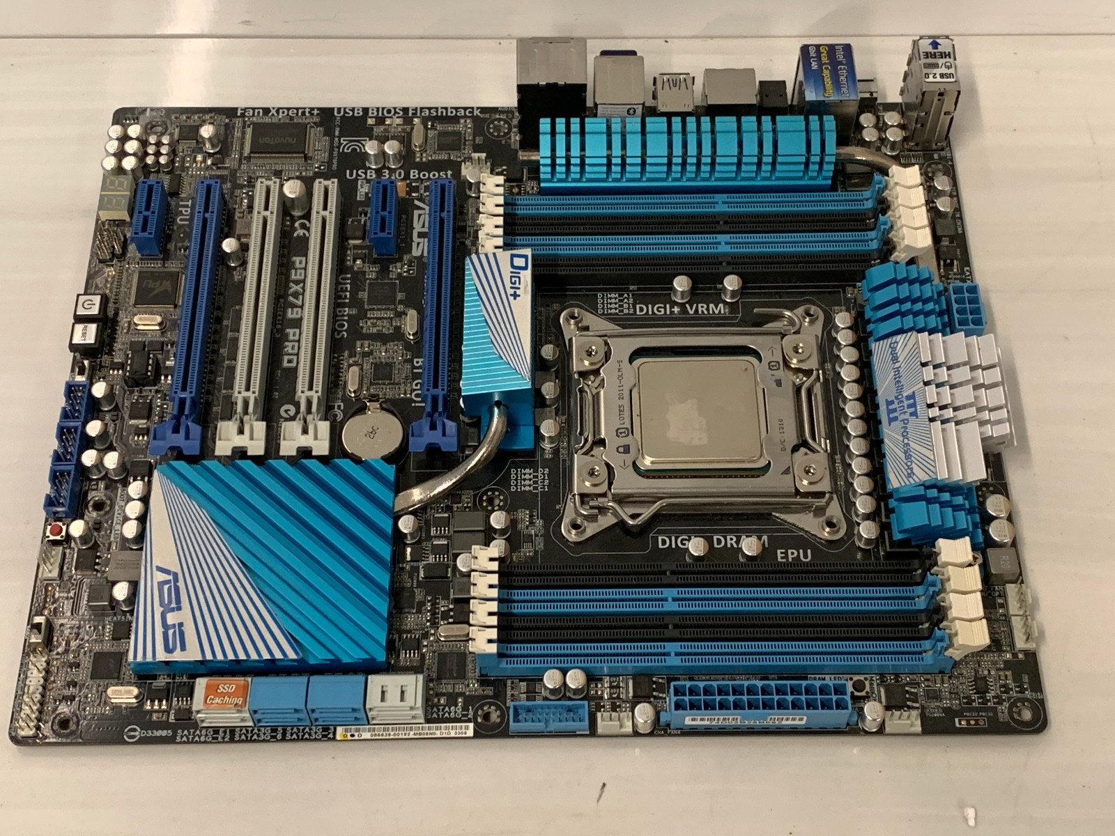 ASUS P9X79 PRO LGA 2011 Motherboard Intel Xeon E5-1650 v2 3.5GHz 6-Core CPU