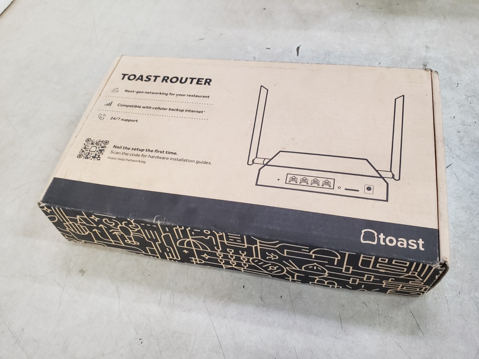 Toast PC61 Router Dual Band WiFi Ethernet RJ-45 3 LAN Black PC-61C4-MW6
