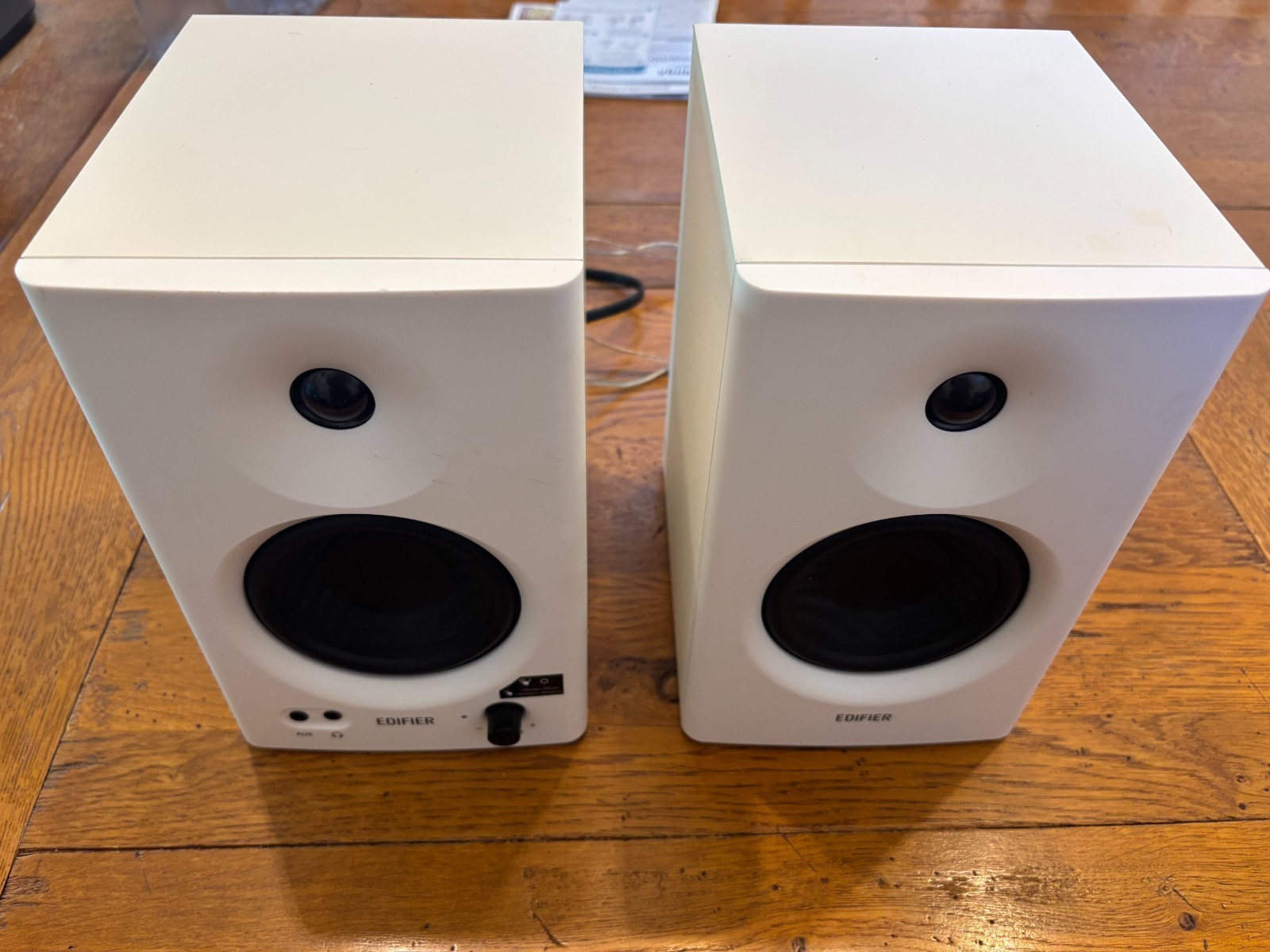 Very Nice Edifier MR4 Powered Computer Speakers