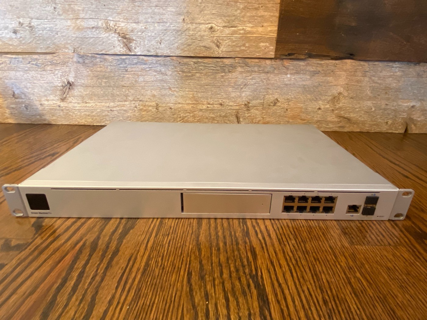 Ubiquiti Networks UDM-PRO 10G SFP+ Enterprise Security Gateway Dream Machine Pro
