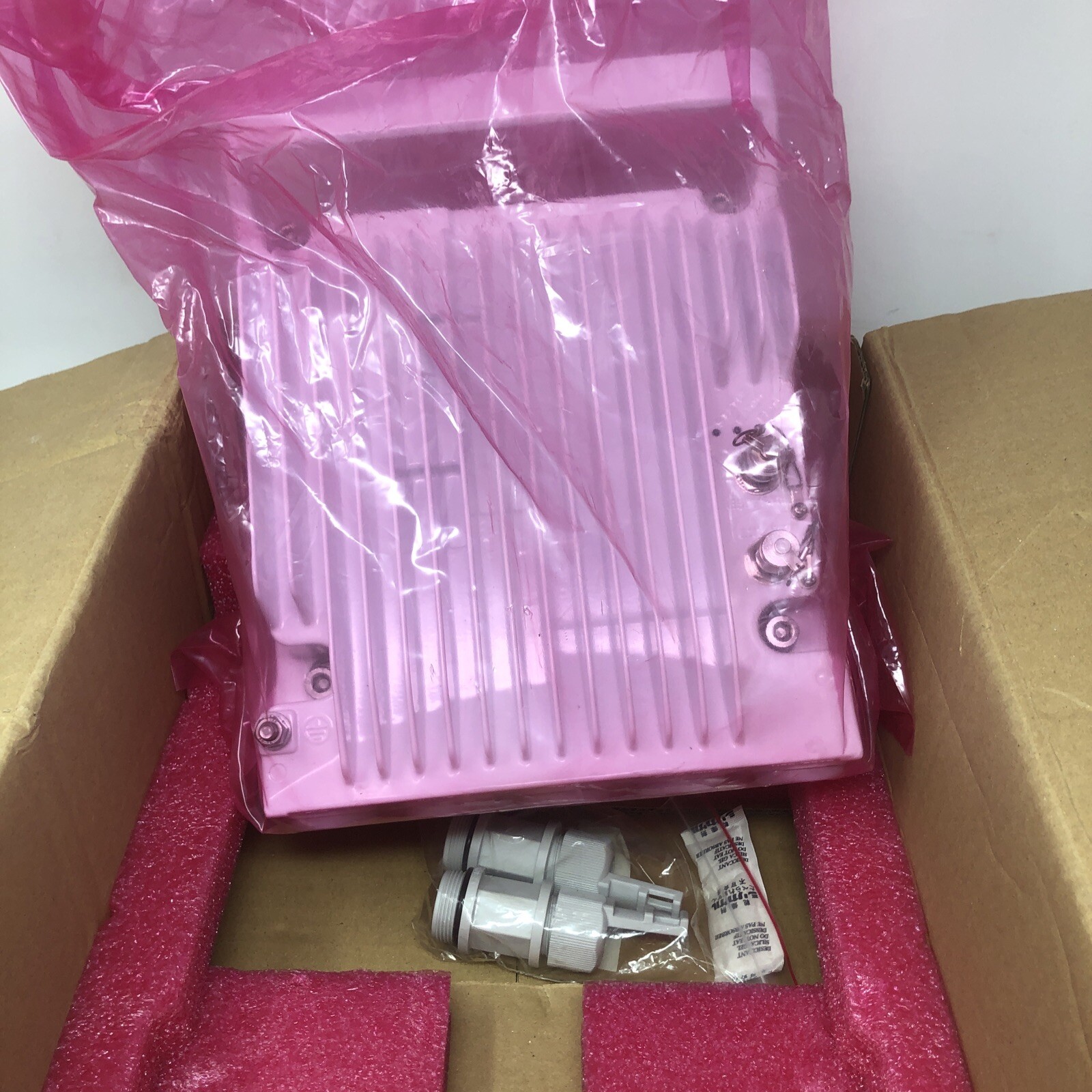 NEW Cambium Networks PTP 820S Radio 820S-F-18-H-ESS 18GHz 19259-19710MHz Tx