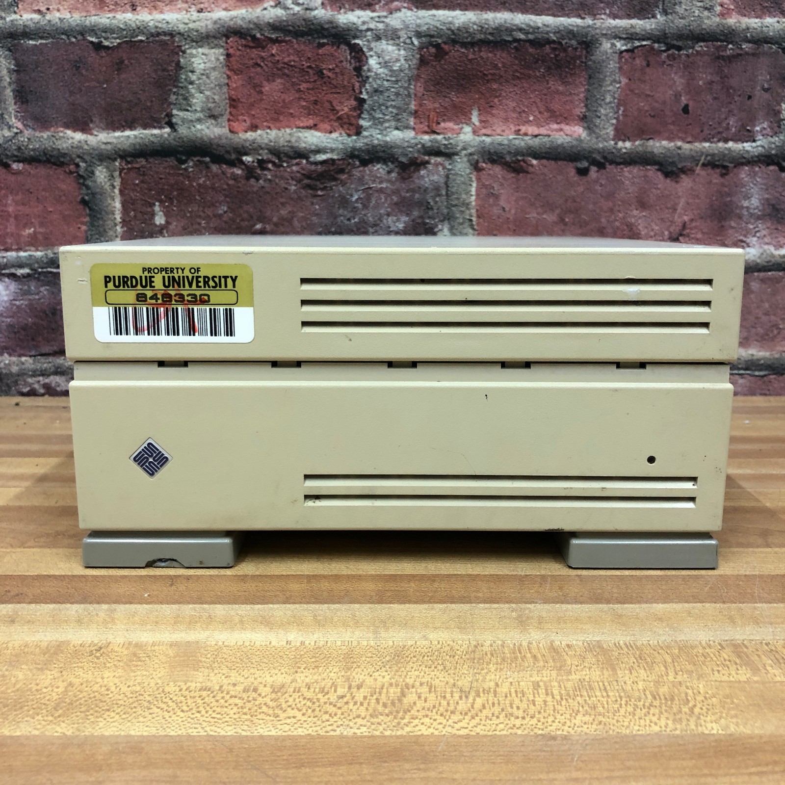 Vintage Sun Microsystems Model 811 External SCSI Hard Drive Enclosure SPARC IPC