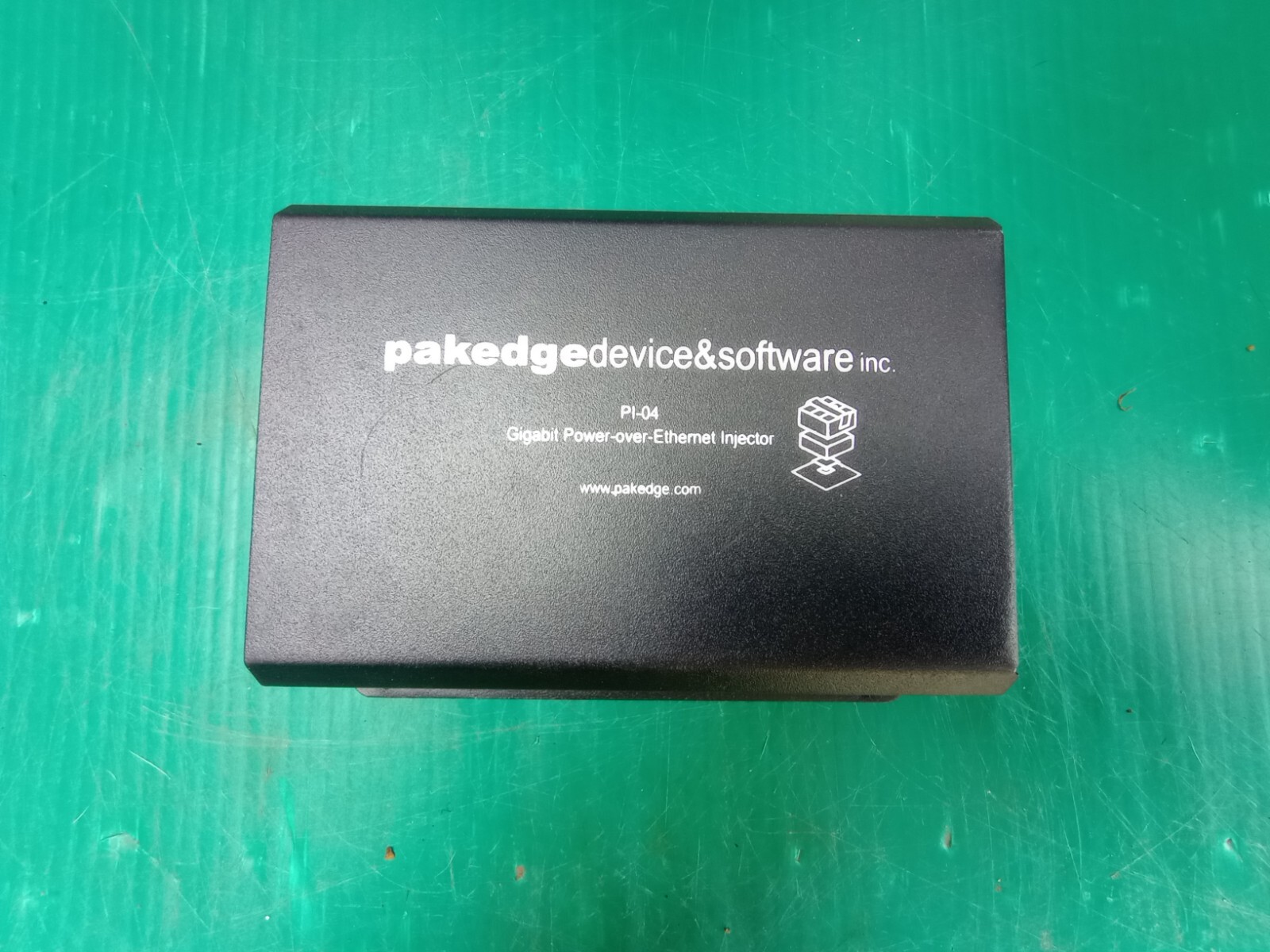 Pakedge PI-04  Gigabit Power-over-Ethernet Injector