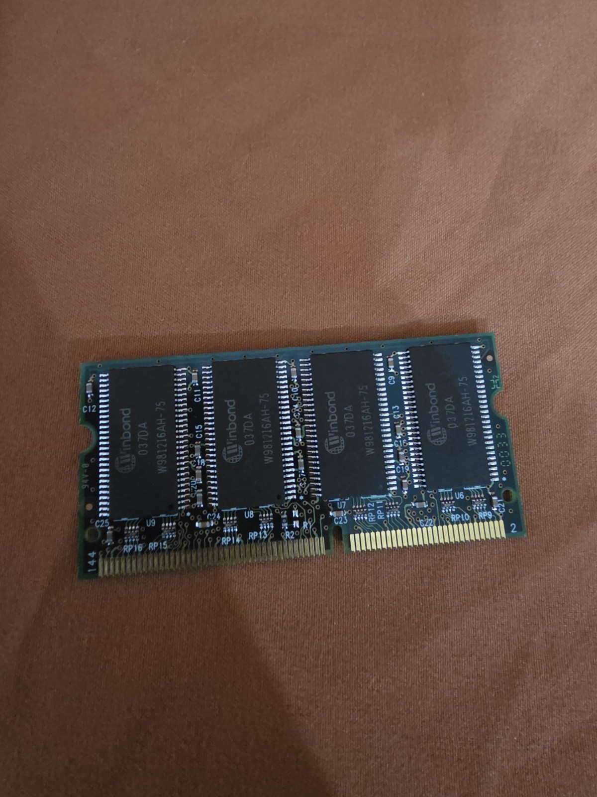 PC100 128MB SDRAM 144-Pin SO-DIMM Memory Module Samsung Chips K4S280832B-TC1L