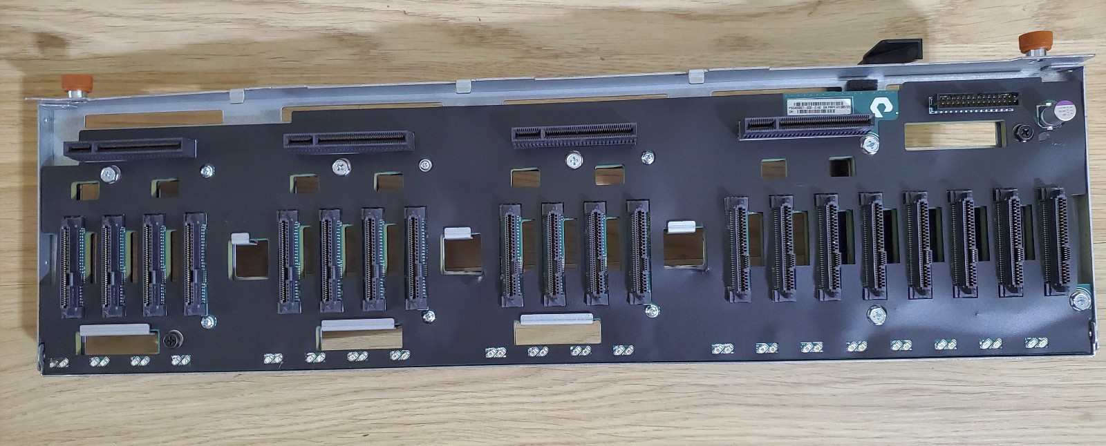 Pure Storage PSO40007-008-G Power Backplane SAS for 83-0169-00 FlashArray X20 R3