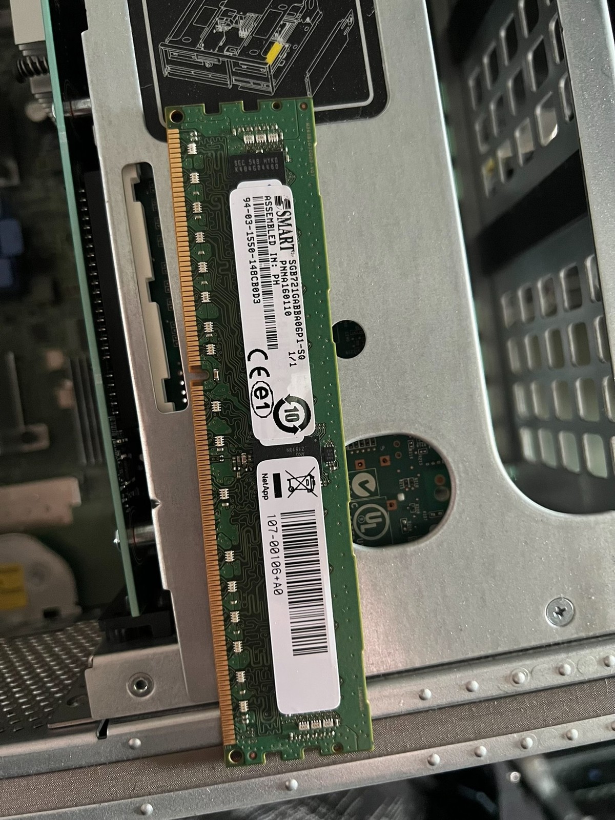 NetApp X3213‑R6 8GB RAM 107‑00106+A0 Storage Memory For FAS8040 FAS Controller
