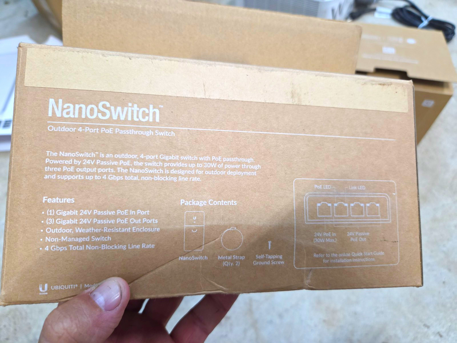 Ubiquiti Networks NanoSwitch Gigabit Ethernet Outdoor 4-Port Passive PoE Switch