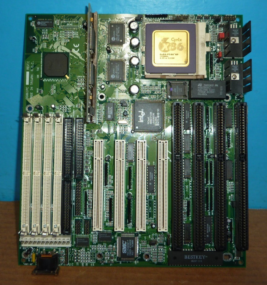 Diamond Flower DFI G586IPV Socket 7 AT Motherboard w/Cyrix 6x86 Processor /C