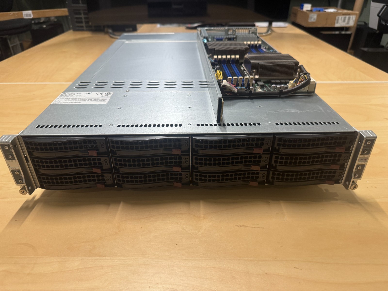 Supermicro SuperServer 827-14 6026TT-BTRF 12-Bay 4x X8DTT Nodes Server