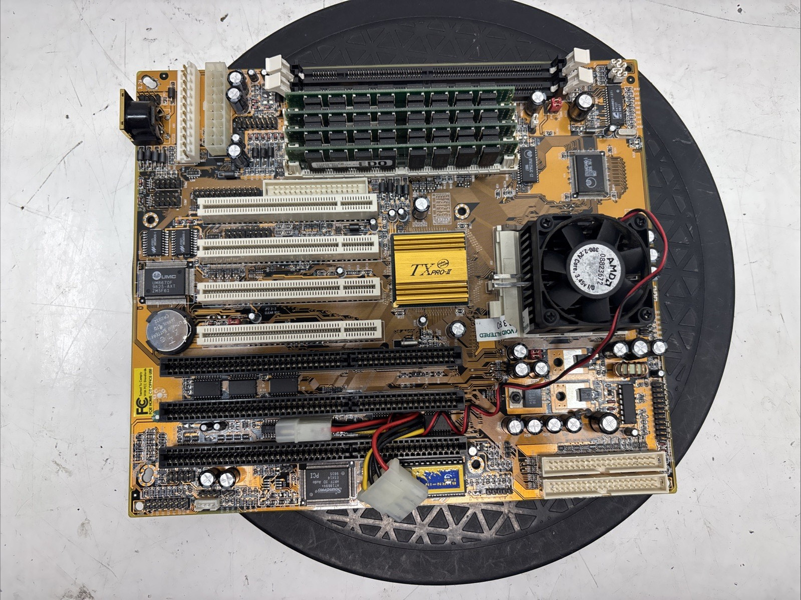 PCChips Elpina M571 AMD-K6 3D/300MHz 32MB