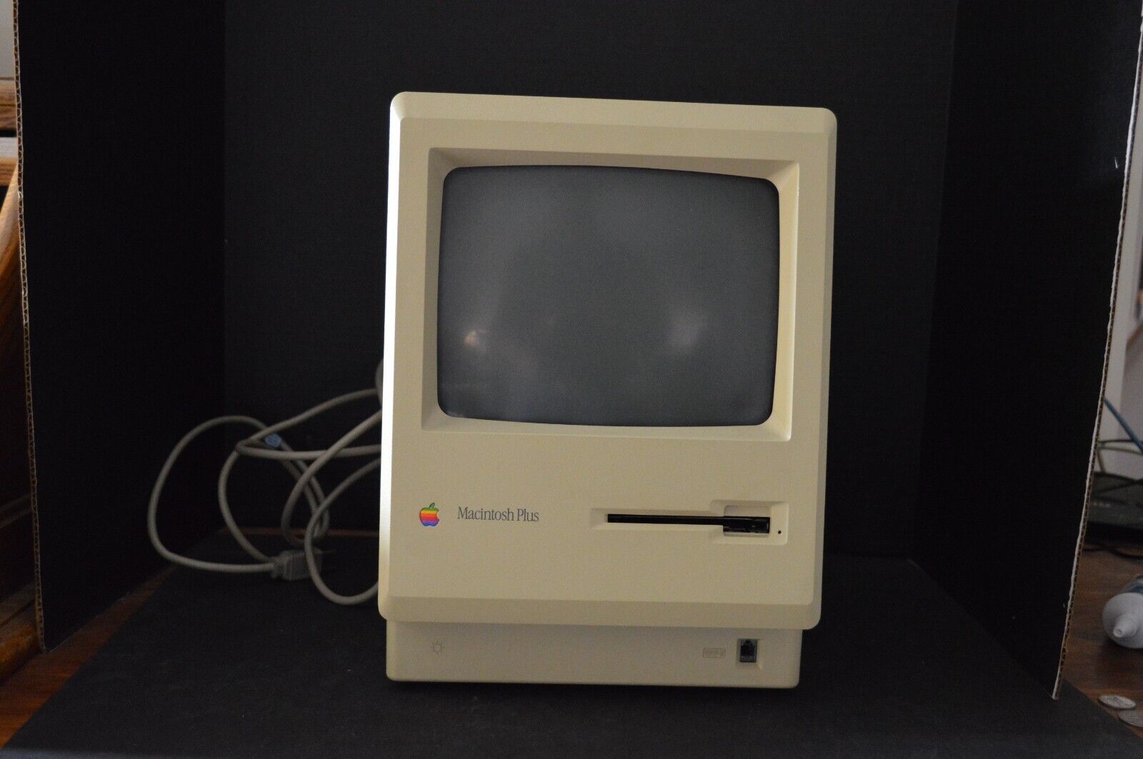 Vintage Apple Macintosh Plus 1MB Desktop Computer M0001A Powers On