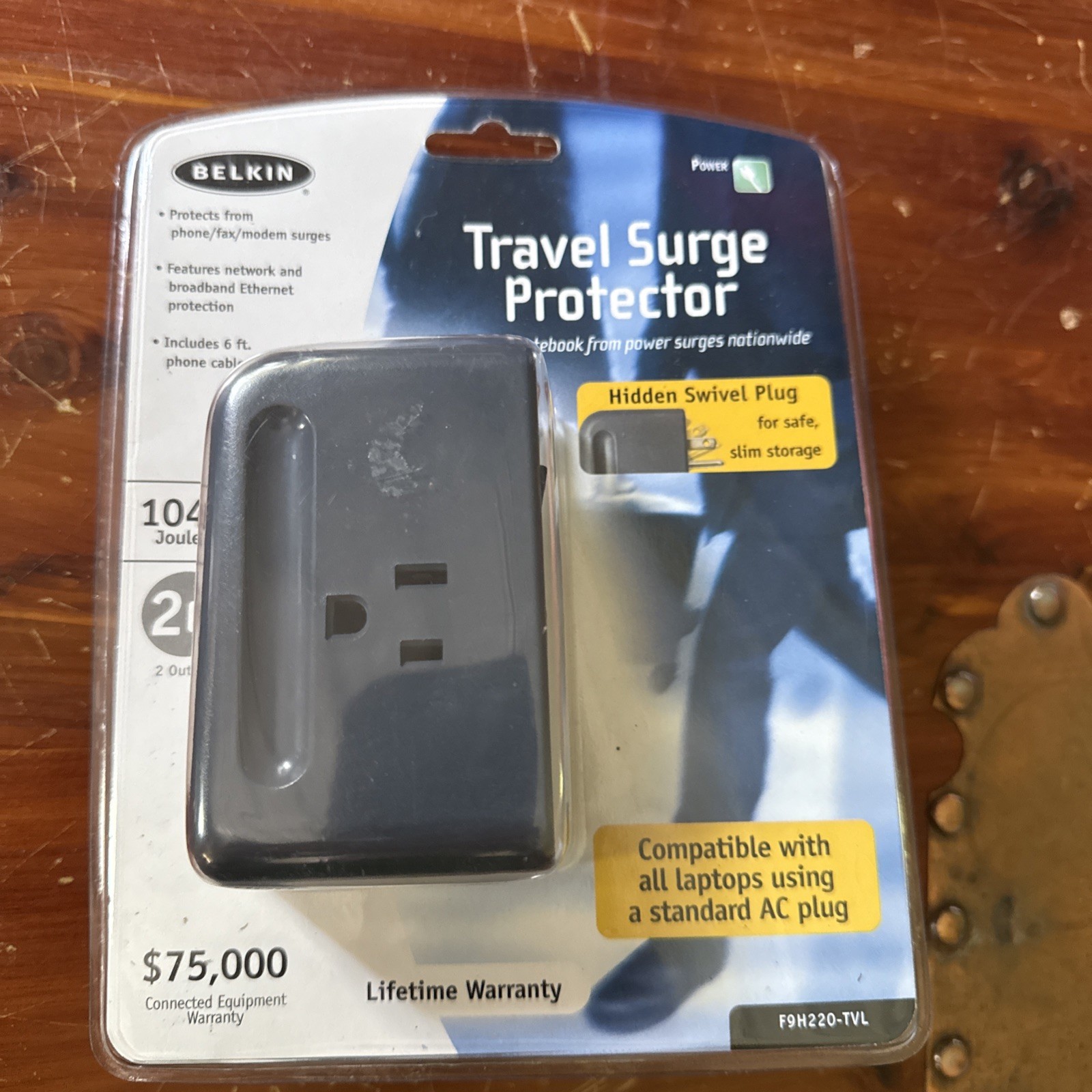 NEW Belkin F9h-220-TVL-DL Small Travel Portable Dual outlet 120v Surge Protector