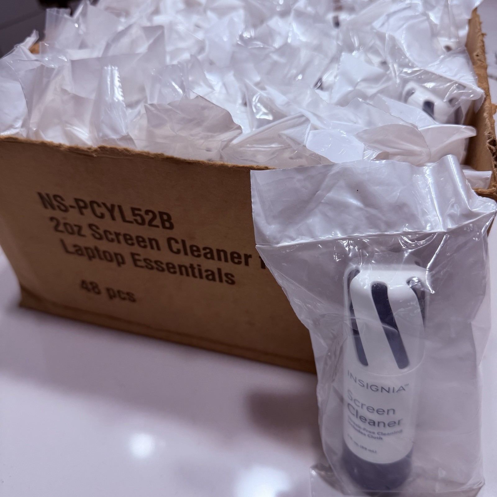 Insignia- 2 oz. Screen Cleaning Solution - Blue - Box Of 48 pcs - NEW SEALED