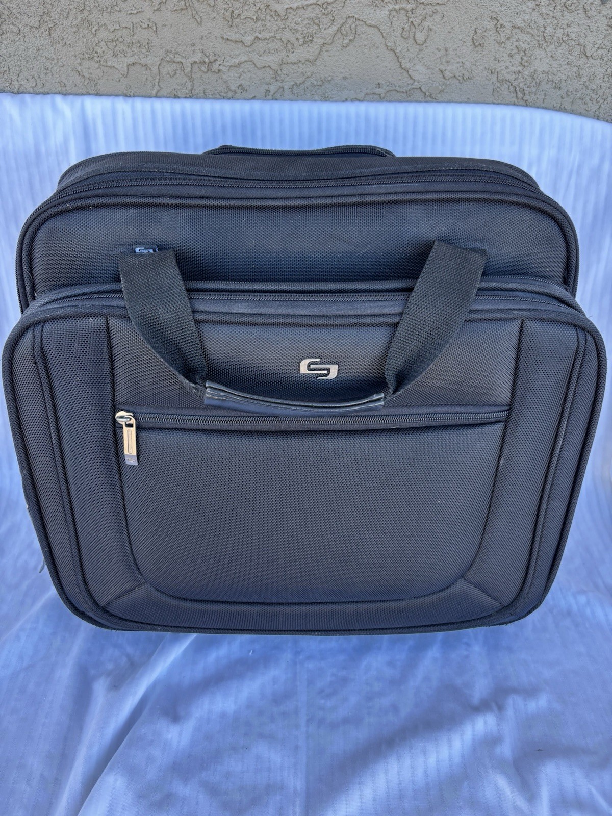Solo Bryant 17.3 Inch Rolling Laptop Case - Black