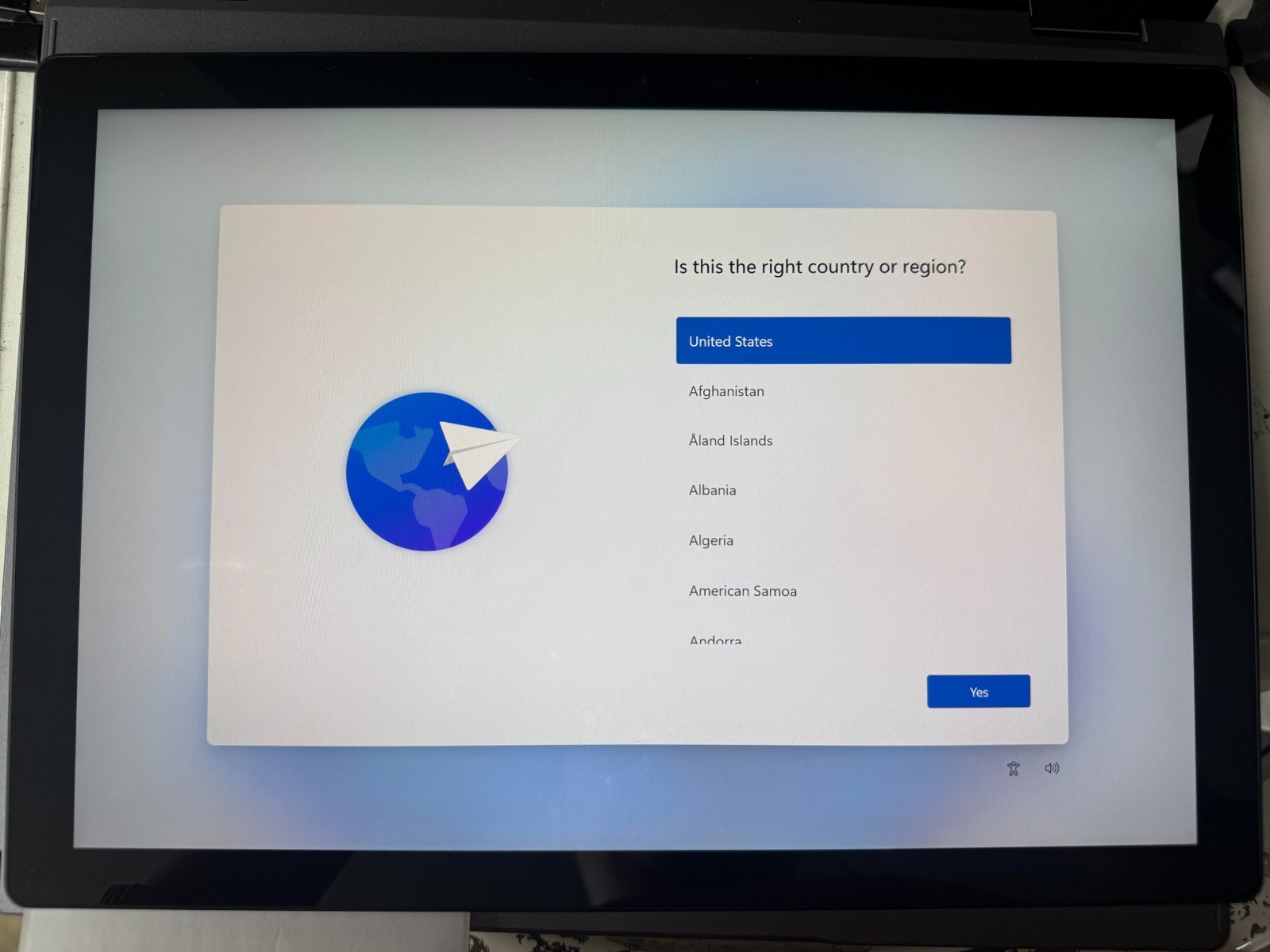 Microsoft Surface Pro 7 i7 16GB RAM 512GB SSD Win 11 Pro - READ: SCREEN DEFECT