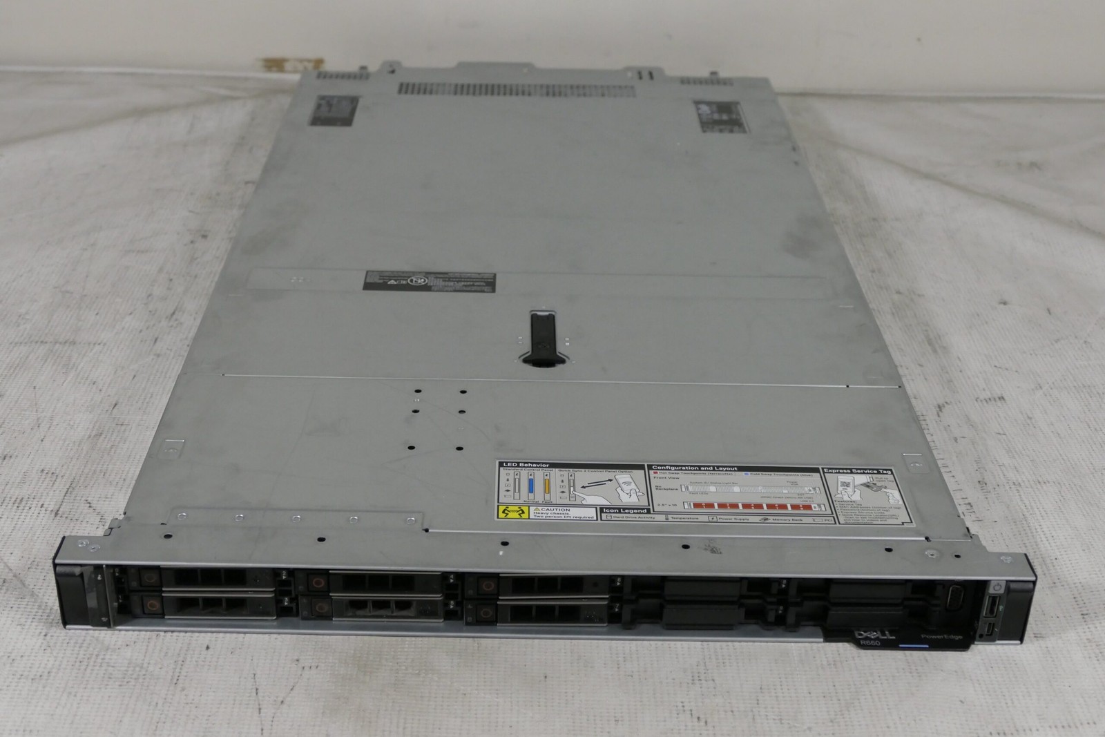 Dell PowerEdge R660 2x Silver 4509Y 2.6GHz 64GB DDR5 H965i 6x Trays 2x 700w