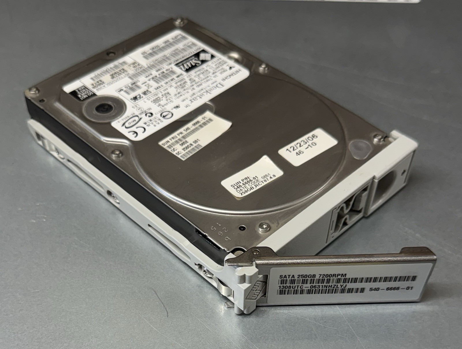 Sun 540-6666 250GB 3.5" 7200 RPM 3.0Gb/s SATA HDD w/SPUD Bracket, Sun Ultra 45