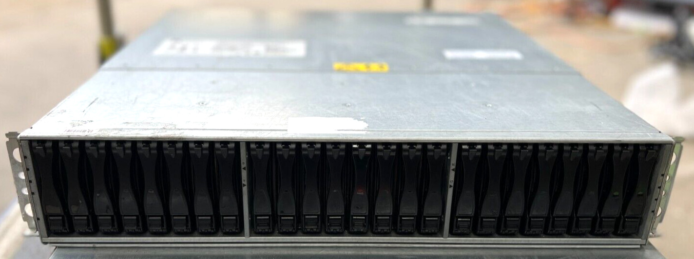 NetApp DE5600 Storage Array 2x 600GB 2.5" HDD 1x Controller 2x PSU
