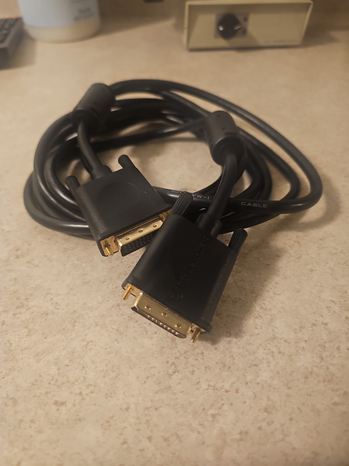 Cable Matters DVI to DVI Cable with Ferrites (DVI Dual Link Cable) 10 Feet