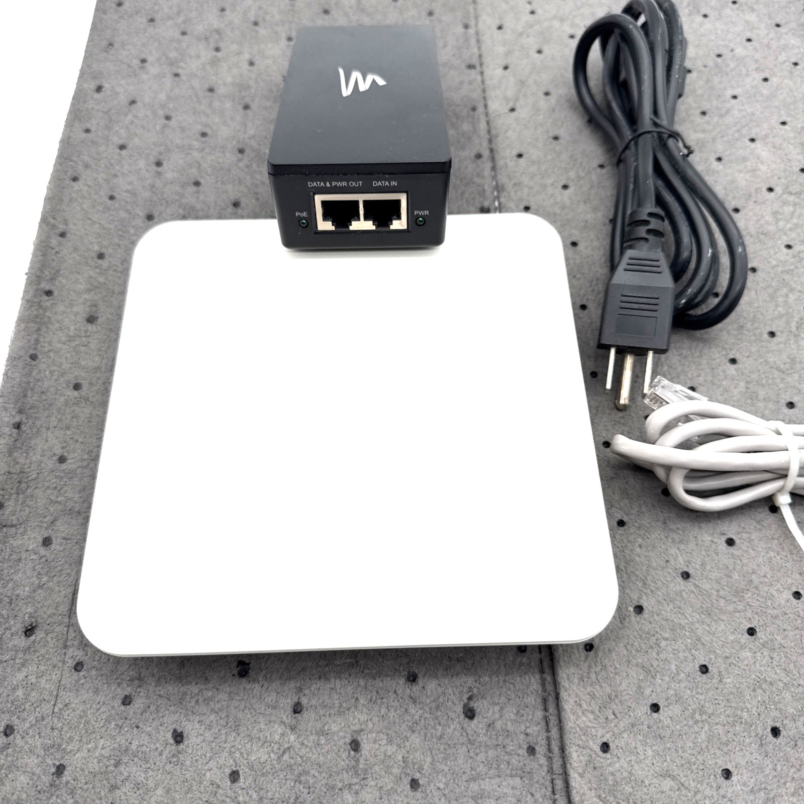 Luxul XAP-810 PoE AC1200 Dual-Band Wireless Access Point - White- W/power Adpt