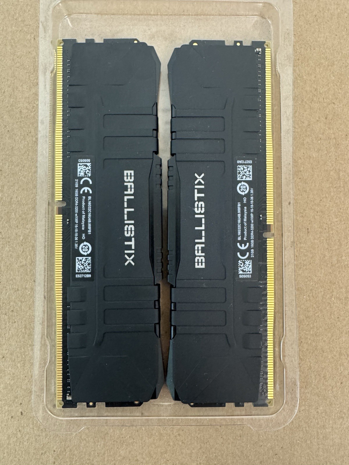 Crucial Ballistix 32GB (2 x 16GB) PC4-25600 (DDR4-3200) - BL16G32C16U4B.M8FB1