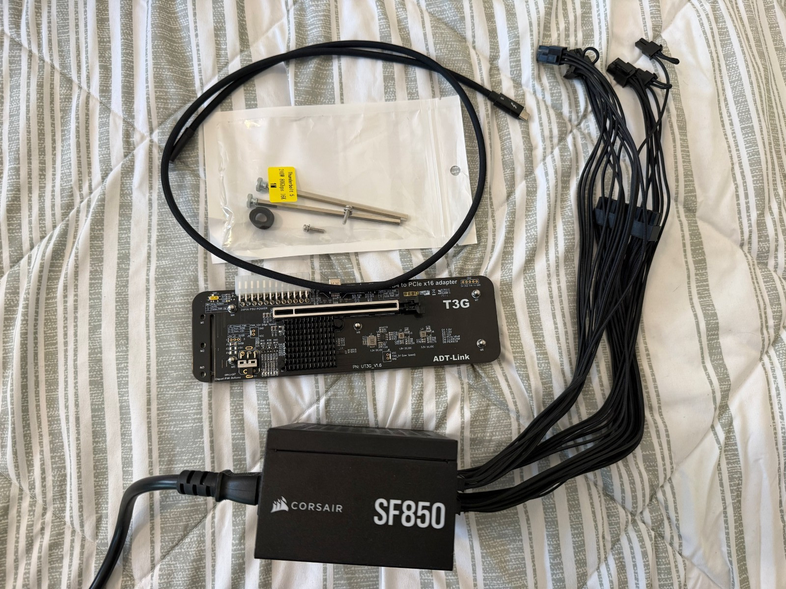ADT-Link UT3G V1.6 USB4 eGPU Dock + Corsair SF850 850W PSU + Cable