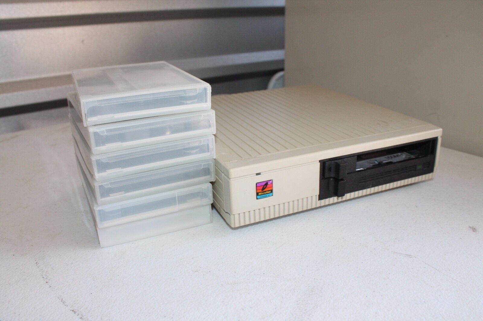Micronet Technology Model MR-90C 5.25 Cutting Edge Drive With 6 Tape Drives