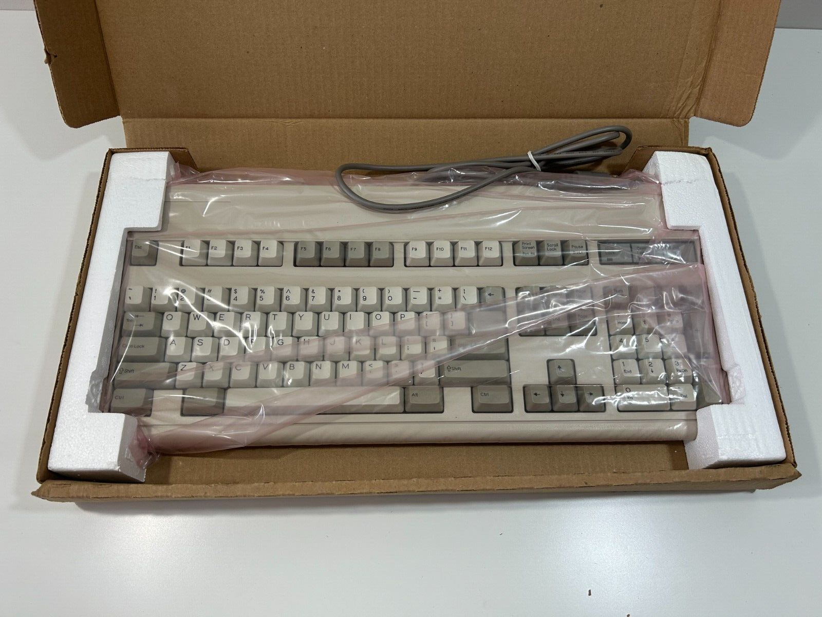 Vintage 2189001-00-003 AT PS/2 Maxi Switch KEYBOARD NOS Open Box