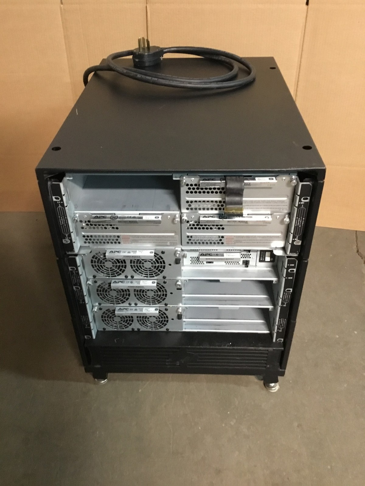 APC Symmetra RM SYHF6KT UPS System 220V w/ SYMIM3 XR Frame & card 885-25C/5 SYY