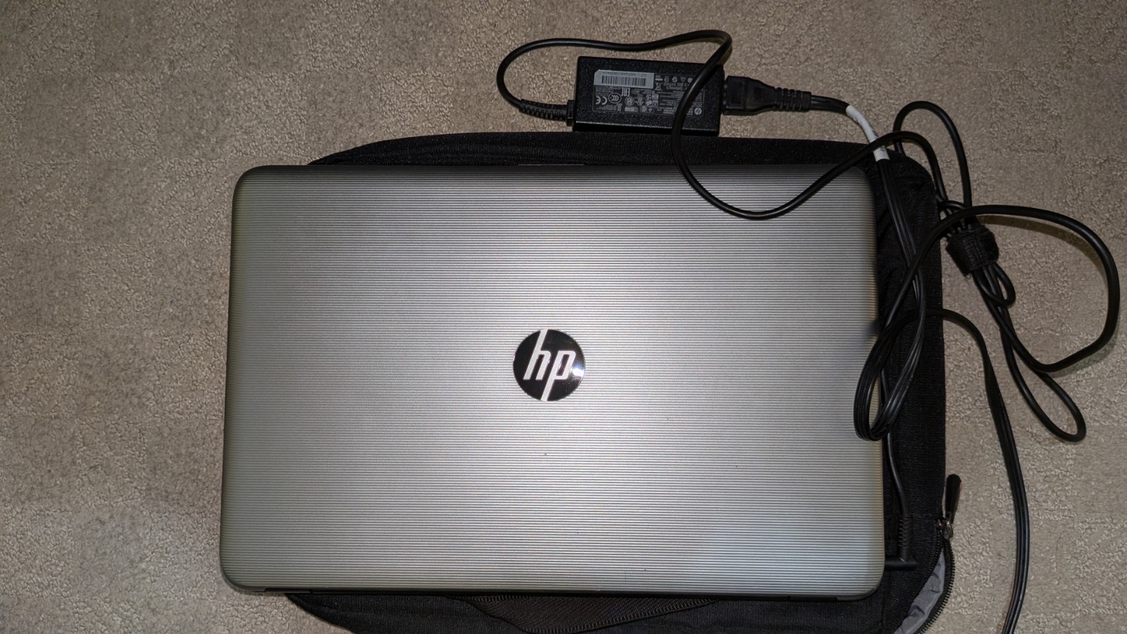 HP Notebook 15-ay011nr 1TB HDD, 8GB RAM