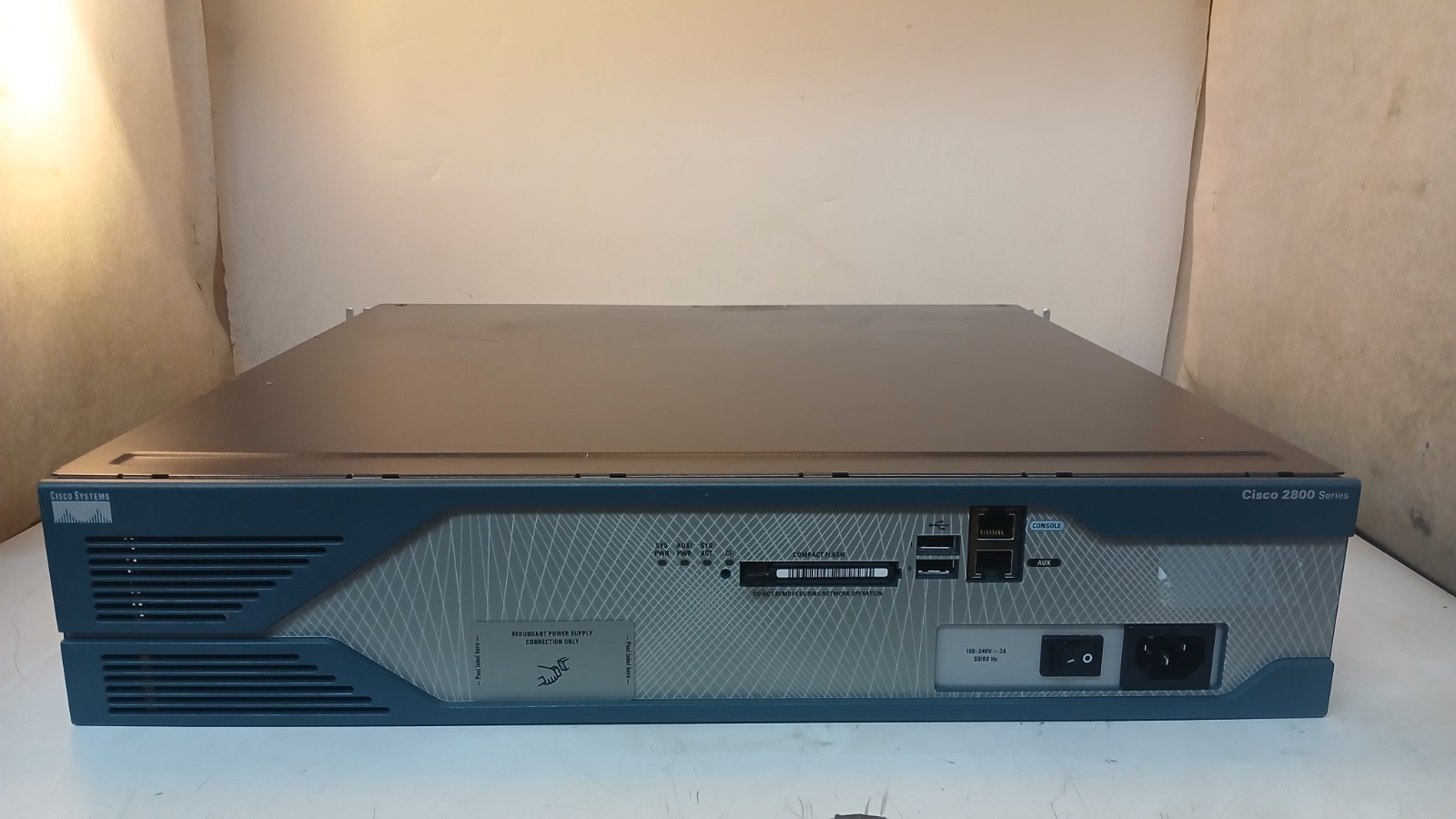 Cisco 2821 Router Cisco2821-V03  *POWERS ON* *PARTIALLY TESTED *READ*