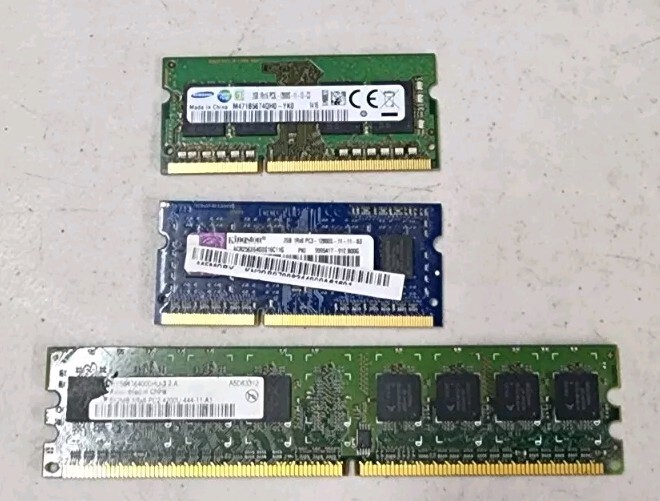 Lot 3x Samsung, Kingston Laptop Memory RAM 512mb (1) & 2gb (2)