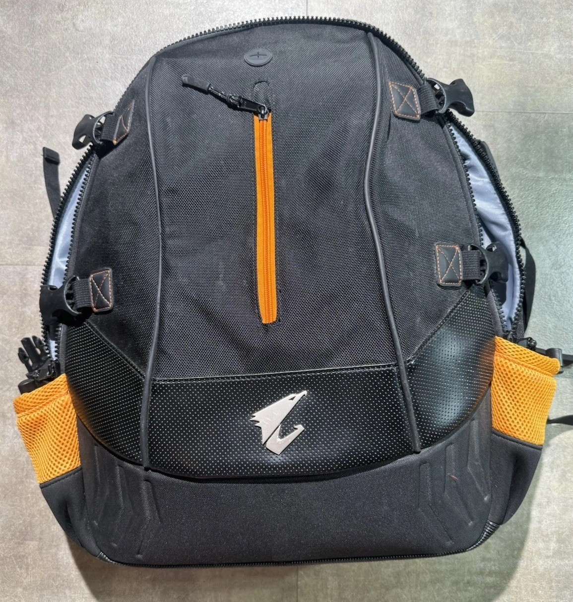 Gigabyte AORU3-X10S GAMING Backpack With Rain Cover Slip ( Only Backpack)