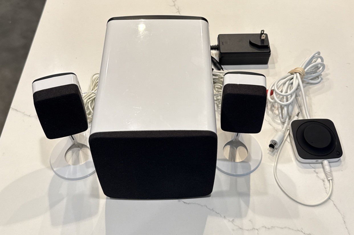 Dell AY410 2.1 Speaker System Subwoofer & 2 Satellite Speakers Used Very Good