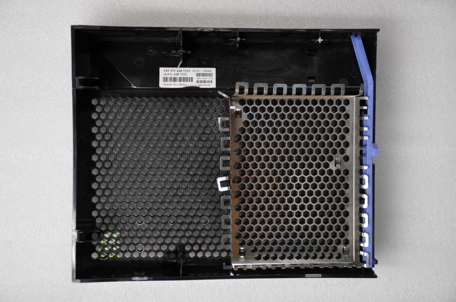 ZUPERA  Front Bezel IBM X3200 M2 Server Lower Used 44E7293