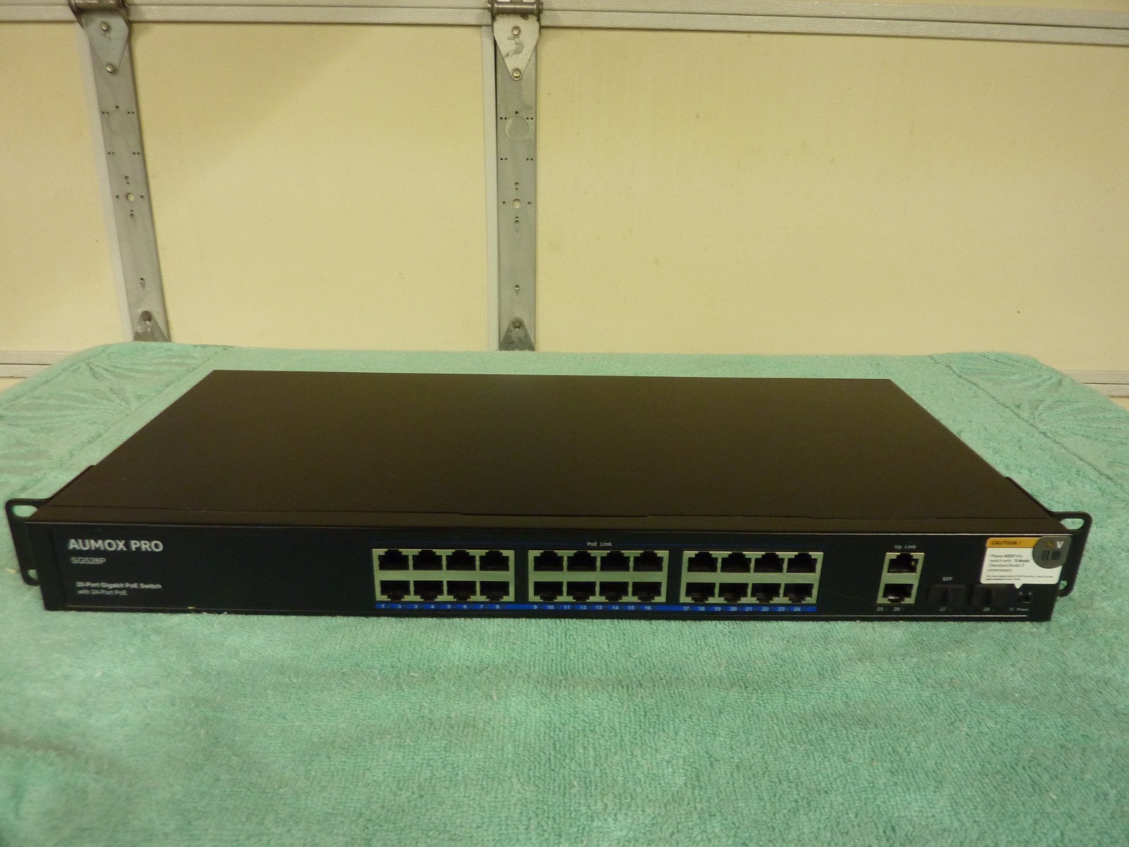 AUMOX PRO SG528P 28-Port Gigabit PoE Switch (Unmanaged) PLEASE READ DESCRIPTION
