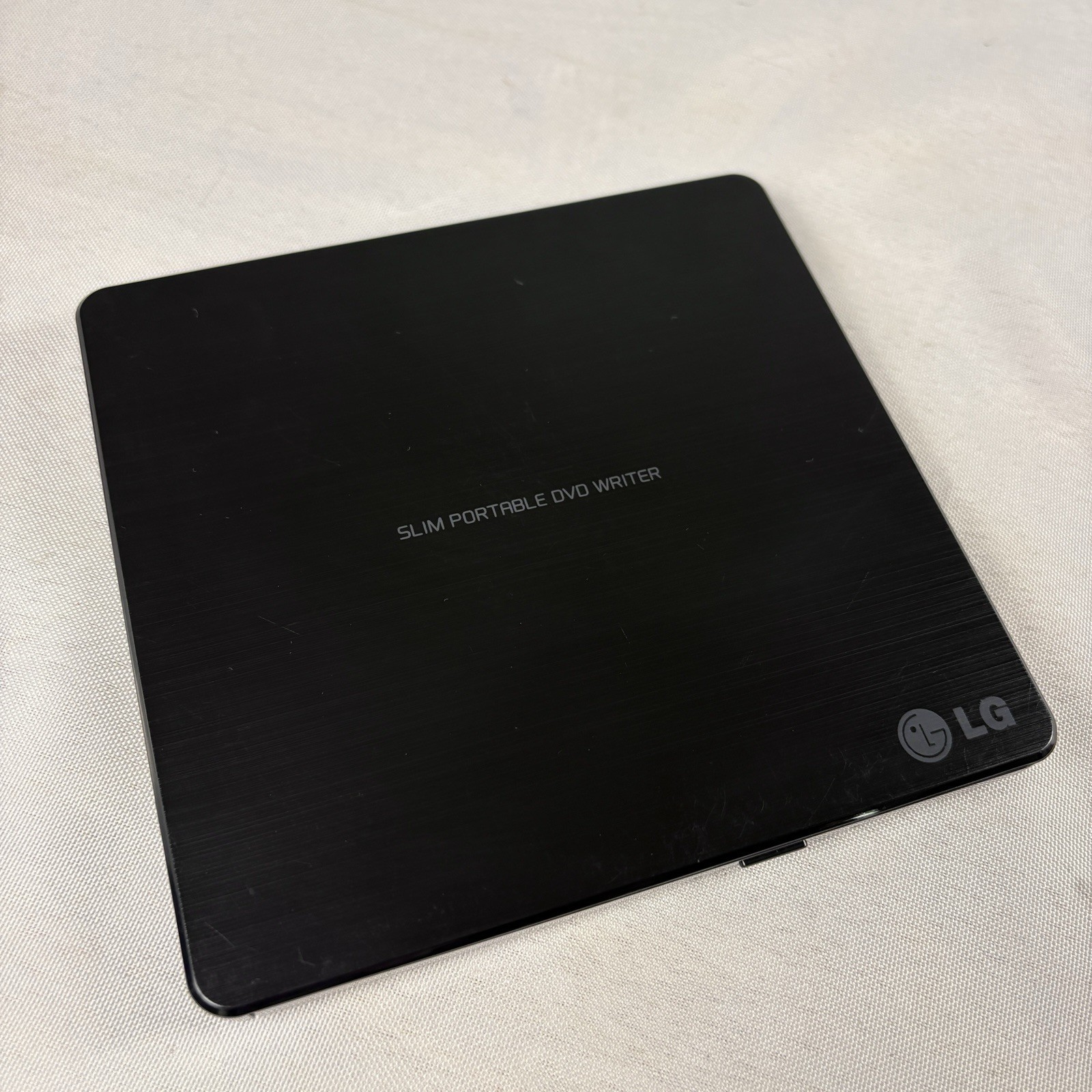 LG GP60NB50 Ultra Slim Portable External USB CD/DVD Drive Writer/ Burner