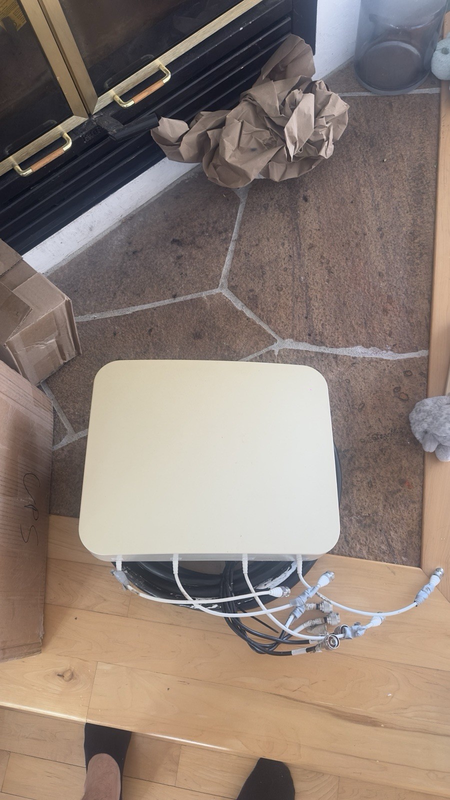 Waveform QuadPro: High-Gain Directional 4x4 MIMO Panel Antenna - 4G 5G Internet