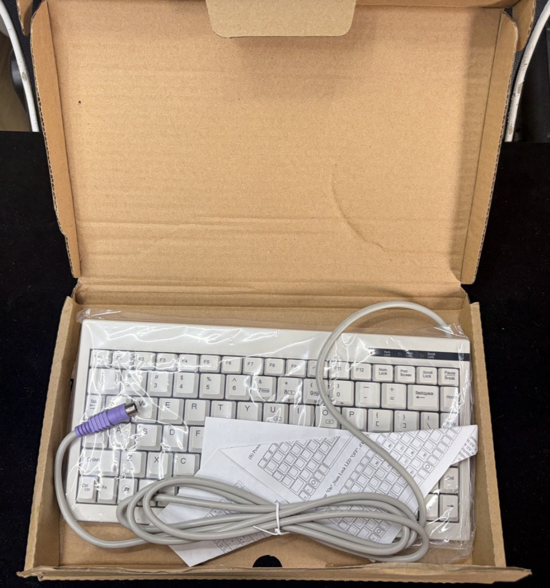 IBM ACK-595 MINI KEYBOARD PS2 IVORY