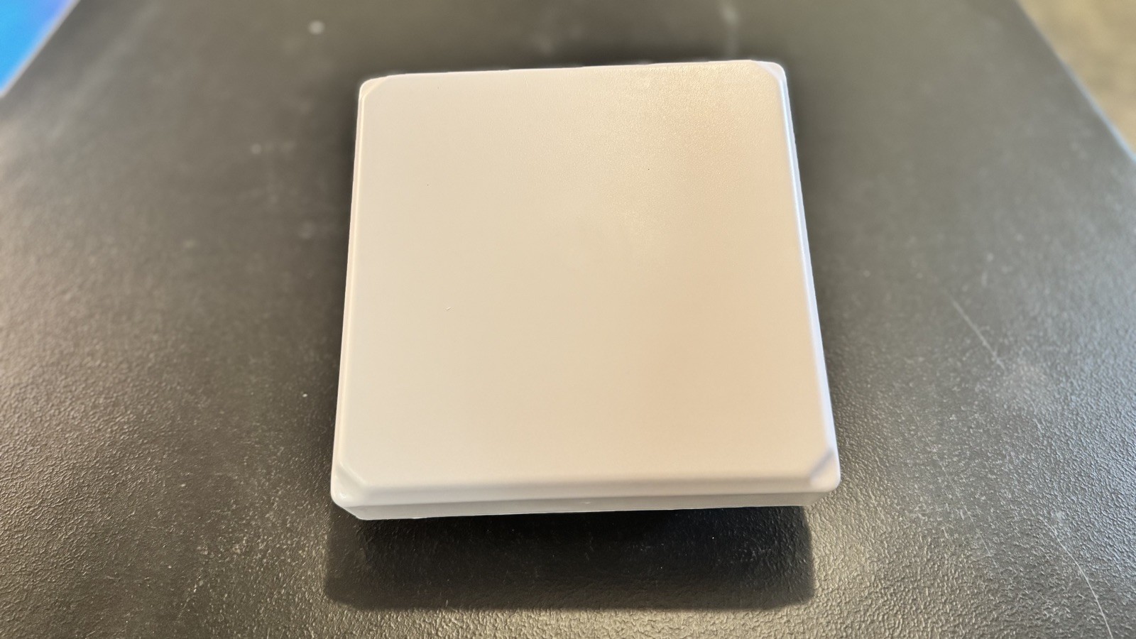 NEW Ventev TerraWave 2.4/5 GHz 4.5/5.5 dBi Dual-Polarized Directional Wi-Fi Ant