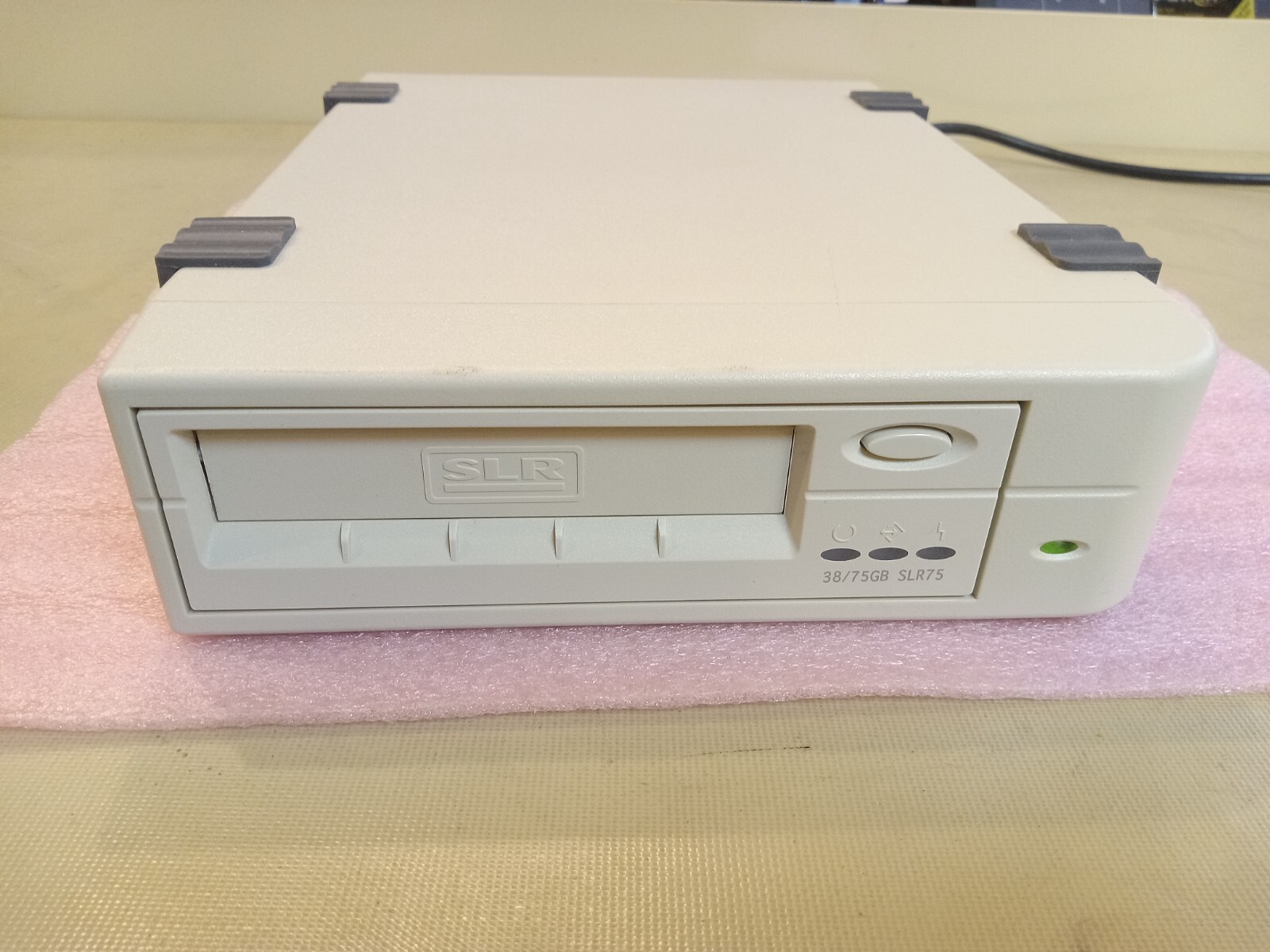 TANDBERG DATA SLR75 38GB/75GB SLR EXT Tape Drive SCSI