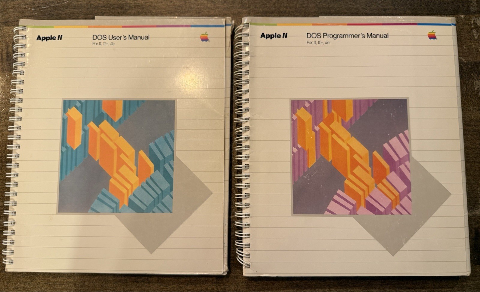 APPLE II DOS Programmer's & User's Manual for II, II+, IIe Computers  1982
