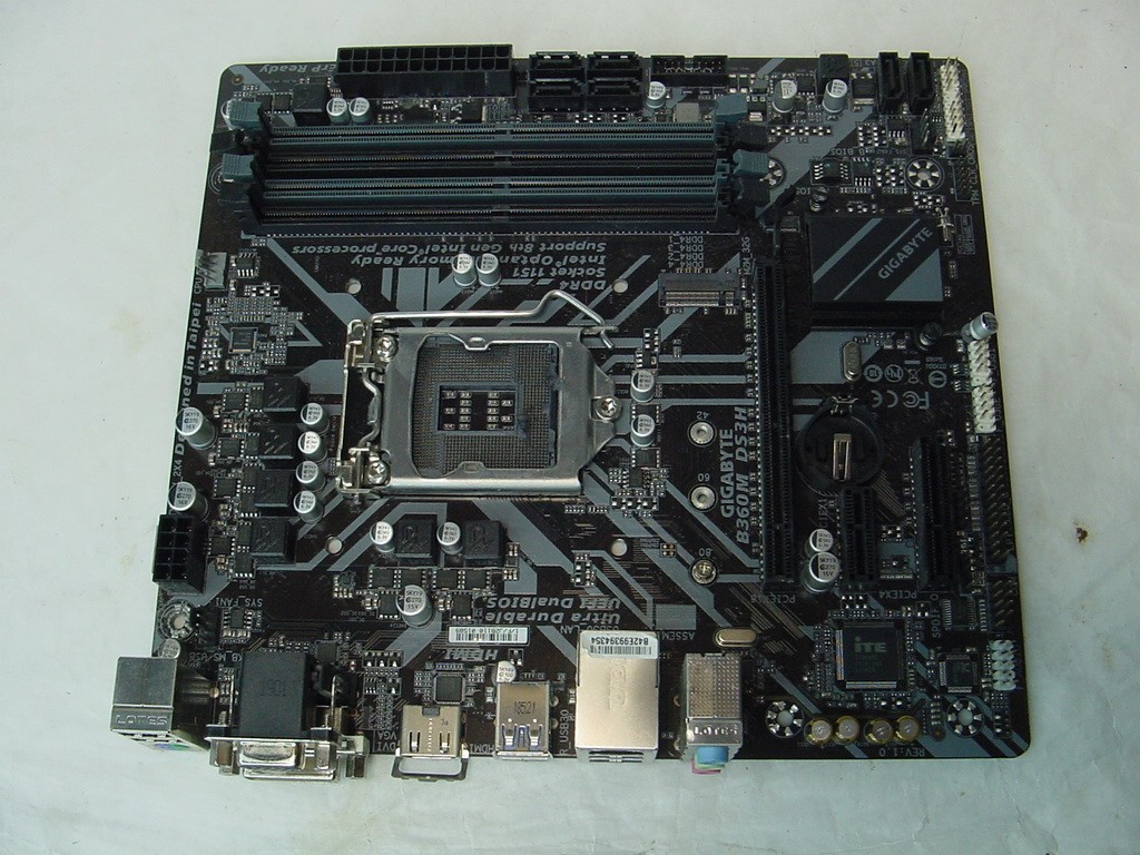 GIGABYTE B360M DS3H MOTHERBOARD - NO I/O SHIELD INCLUDED