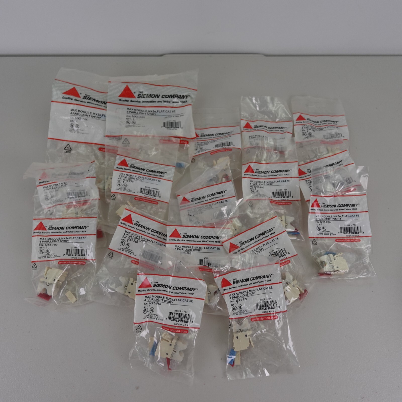 Category 5e MX5-F80 Data Outlet Siemon MAX RJ45 Flat Light Ivory  QUANTITY OF 17