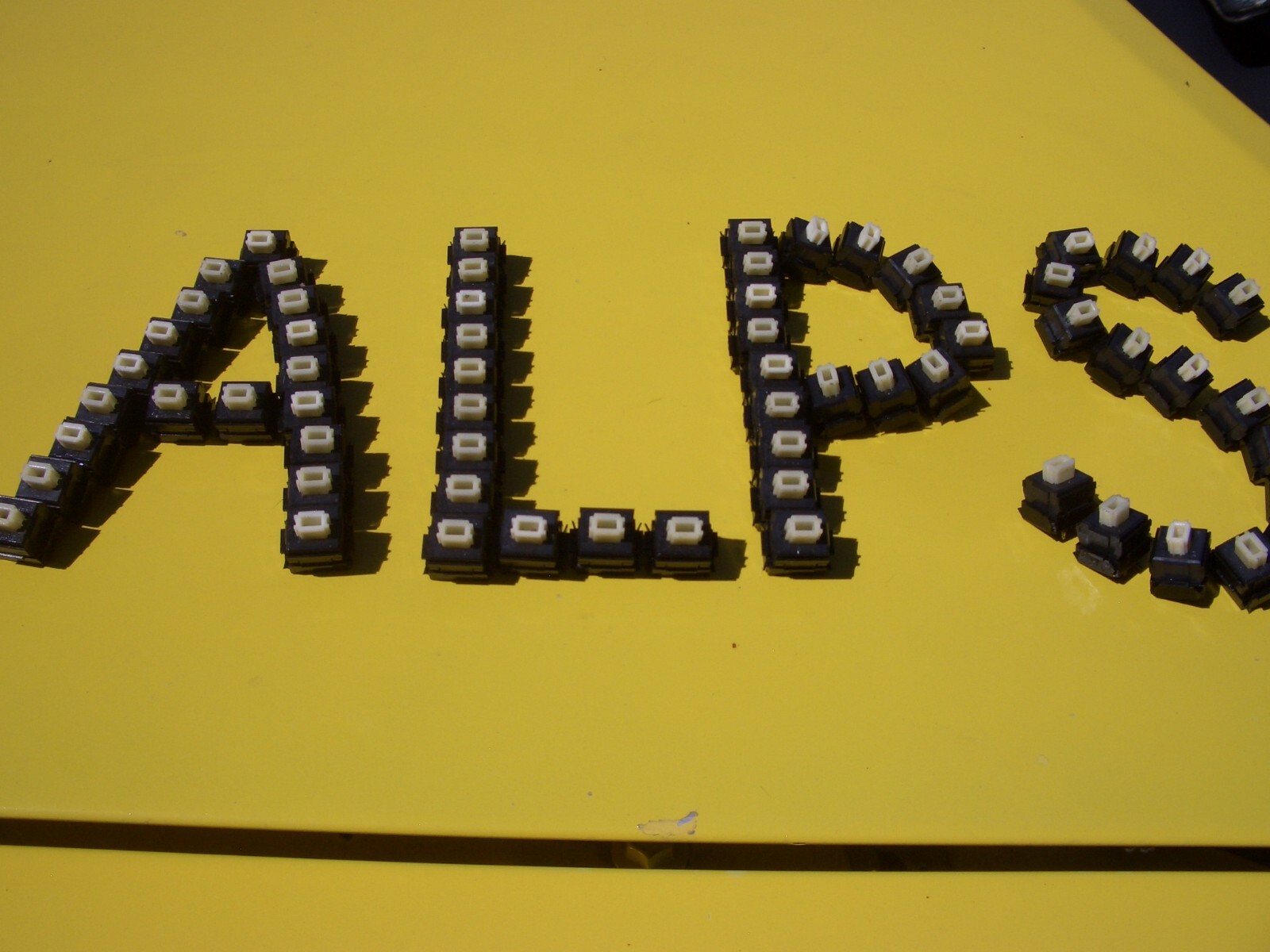 ALPS SKCM CREAM DAMPED TACTILE/CLICKY KEYSWITCHES  LOT-OF-10  $9.50 + $4.75 S/H