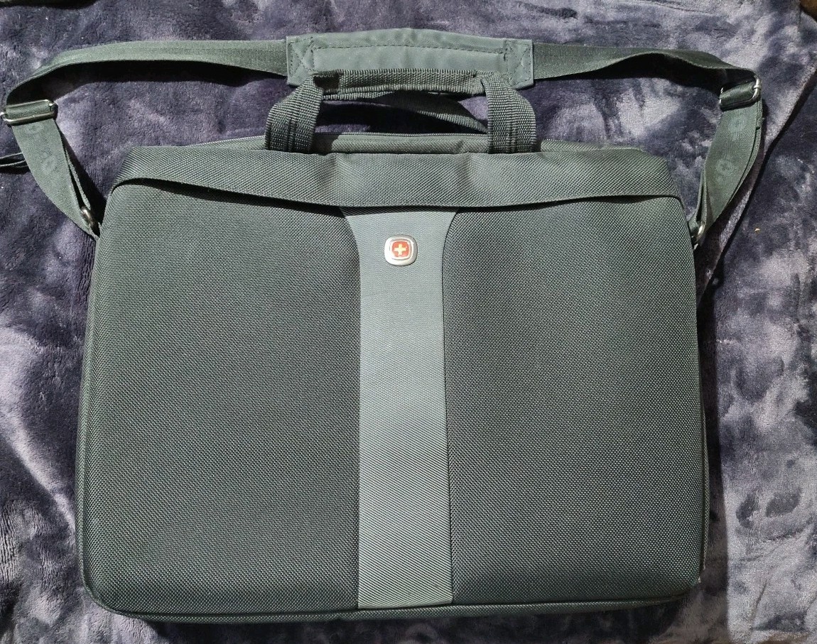 Wenger Swiss Gear Computer Laptop Tablet Carrying Briefcase TSA Bag LEGACY 17"